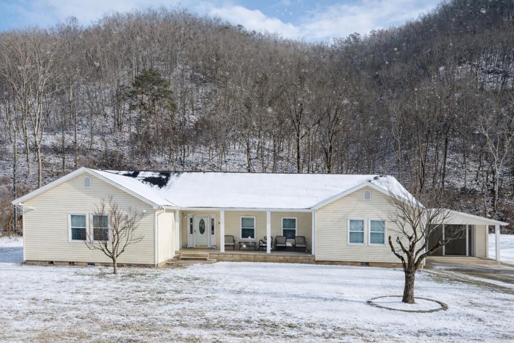 Property Photo:  704 Marrowbone Creek Road  KY 41522 