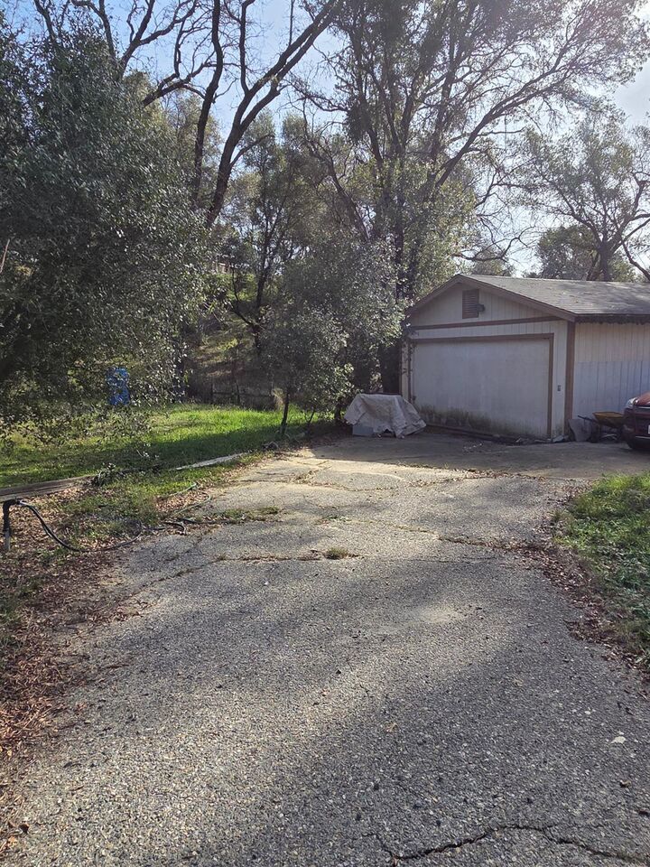 Property Photo:  58348 Road 225  CA 93643 