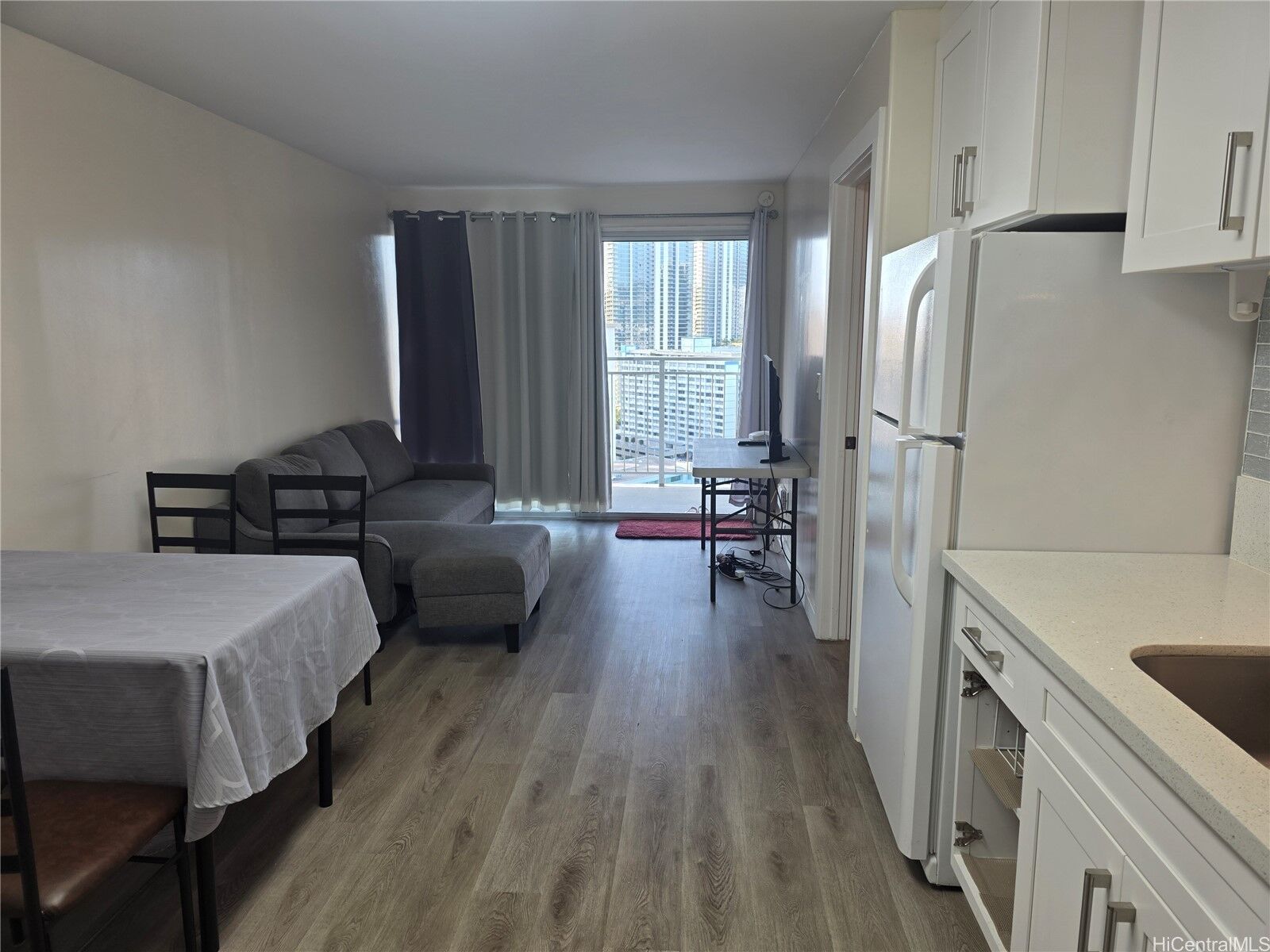 Property Photo:  1655 Makaloa Street 2204  HI 96814 
