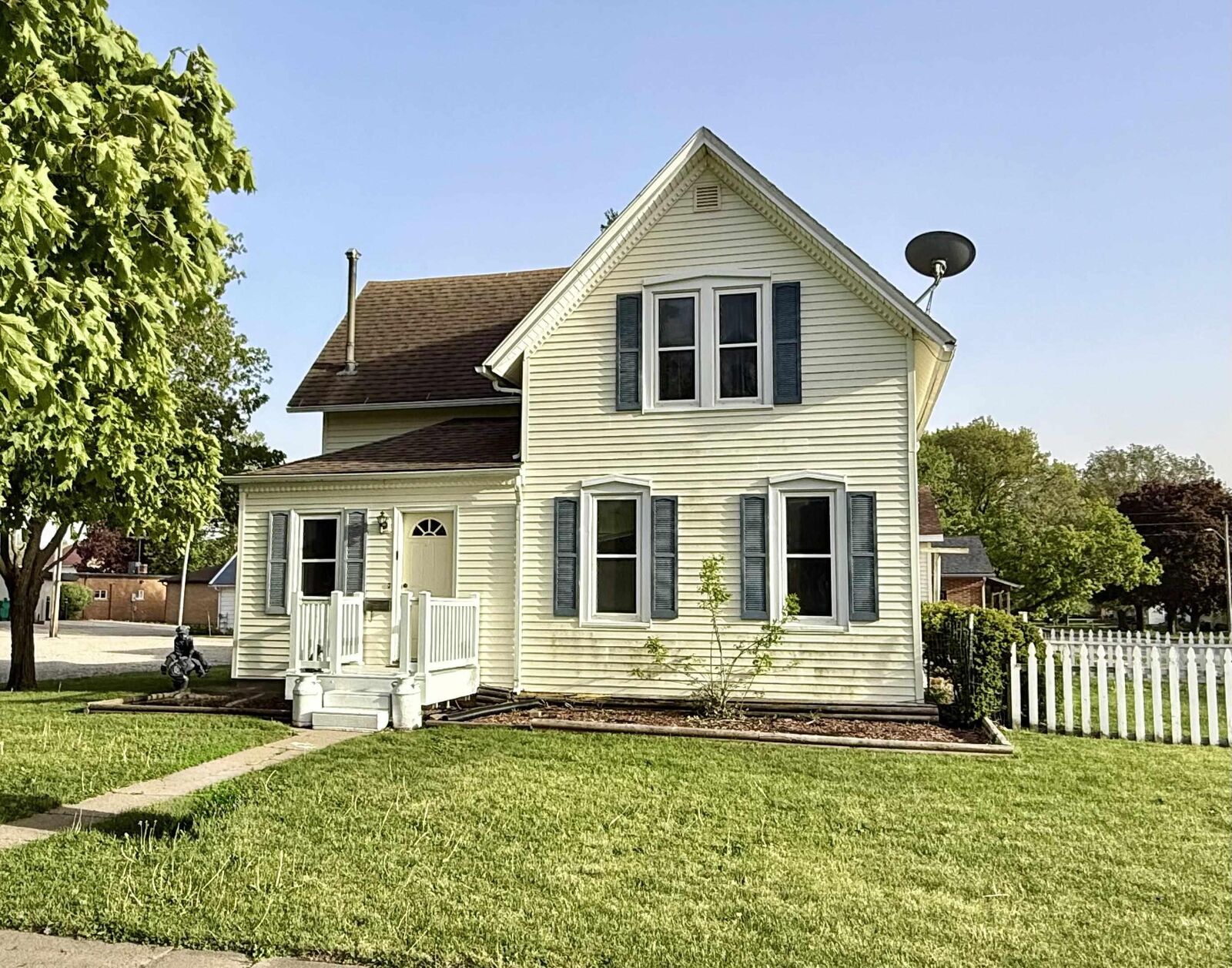 Property Photo:  523 6th Street  IA 50602 