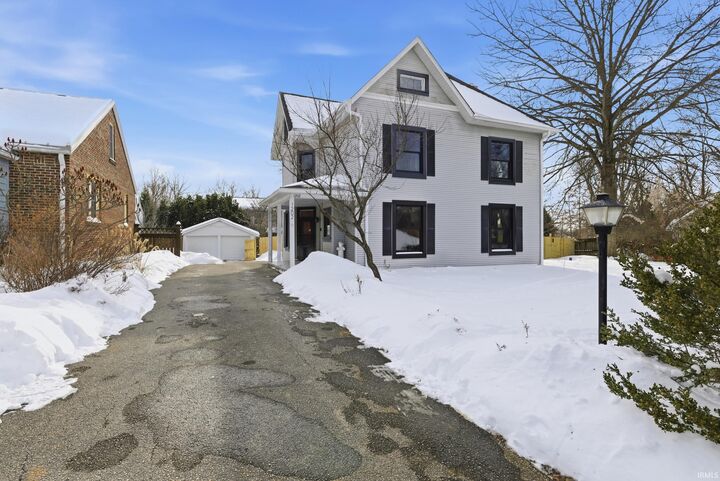 Property Photo: 1202 E Maxwell Lane IN 47401