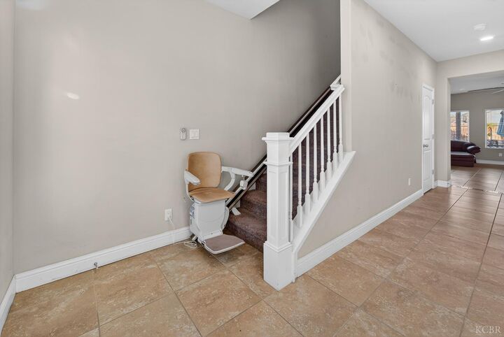 Property Photo: 2060 W Hopkins Way CA 93230