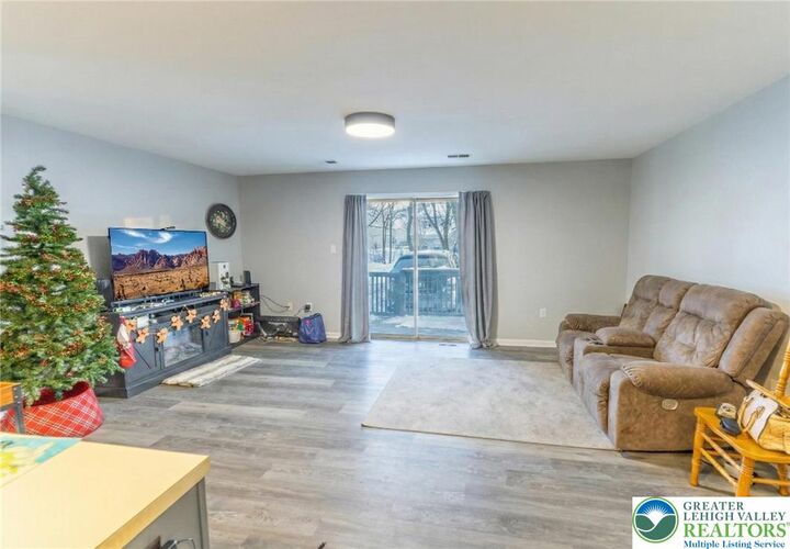 Property Photo: 2010 Glendale Avenue A1 PA 18018