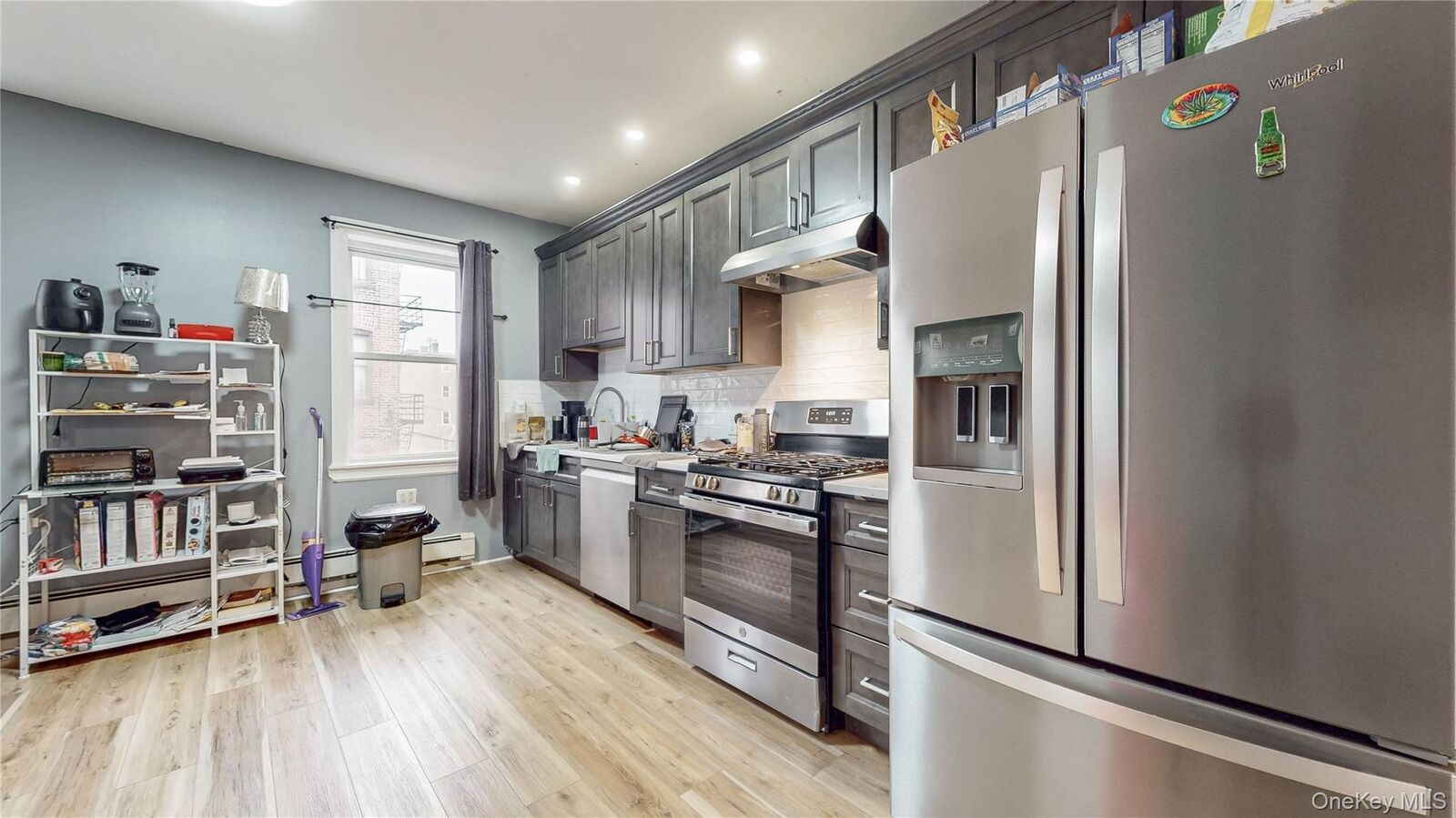 Property Photo:  82 Moquette Row N  NY 10703 