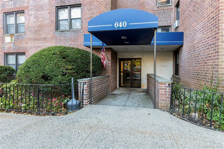 Property Photo: 640 Pelham Road 4G NY 10805
