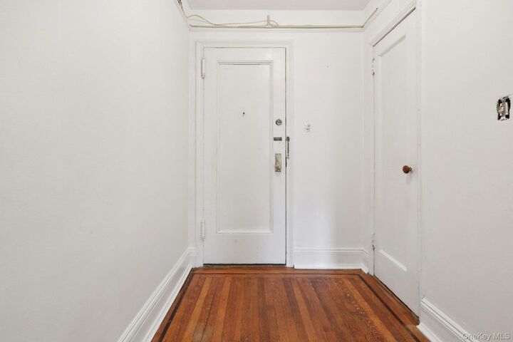 Property Photo: 1 Broad Parkway 2P NY 10601