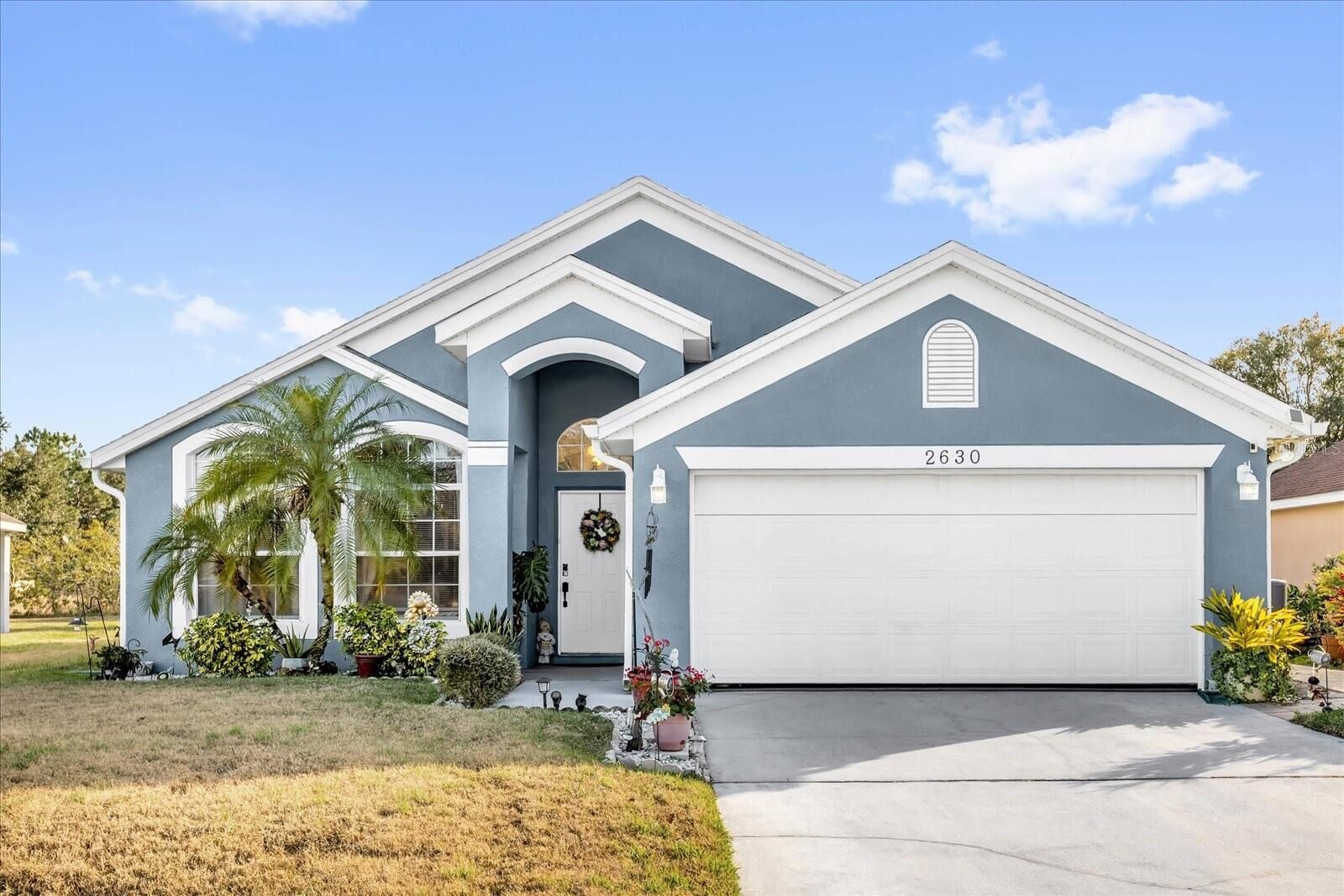 Property Photo: 2630 Meadow Oaks Loop FL 34714
