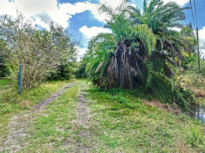 Property Photo:  1518 27th Street SE  FL 33570 