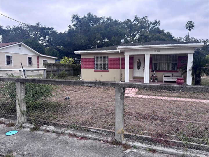 Property Photo:  1310 E Ida Street  FL 33603 