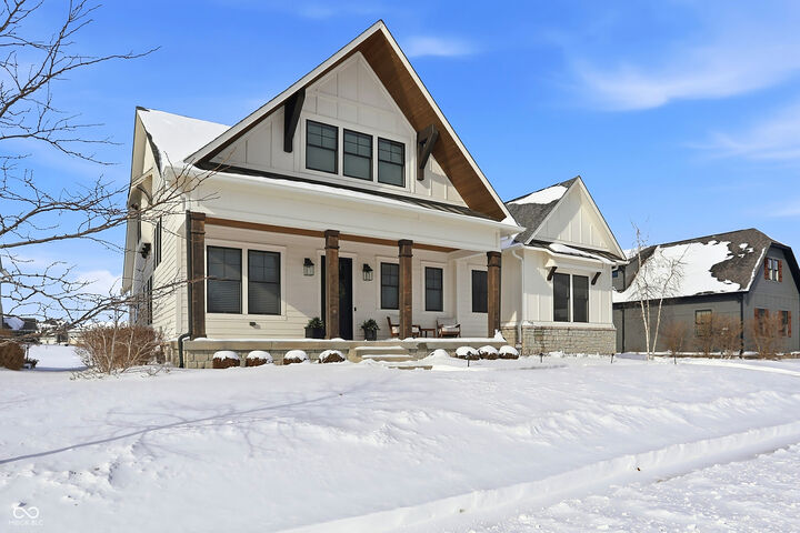 Property Photo:  720 Chatham Hills Boulevard  IN 46074 