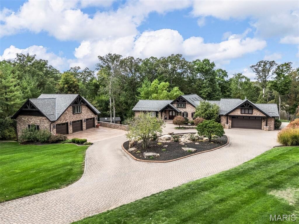 Property Photo:  9 Woodview Drive  MO 63367 