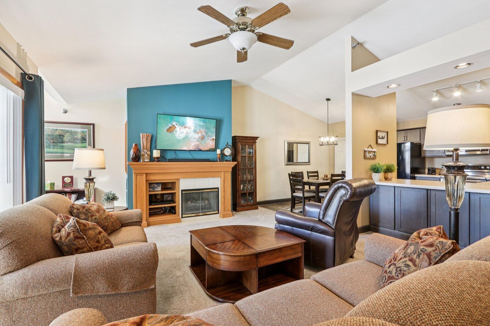 Property Photo:  9213 S Aspen Dr 4  WI 53154 