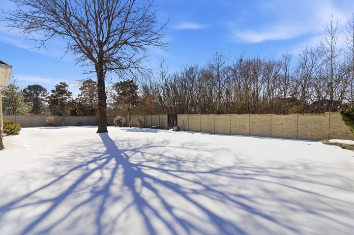 Property Photo: 1831 Groveway Dr TN 38139