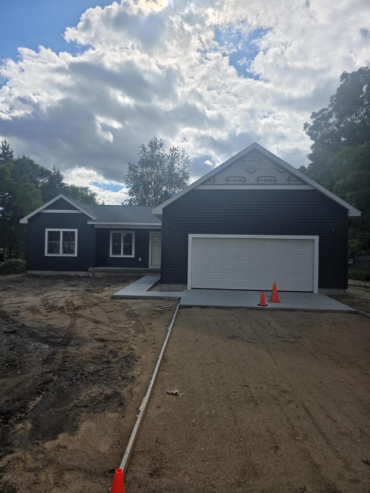 Property Photo: 644 Willow Street MI 49329