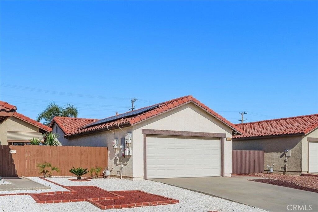 Property Photo:  26142 Sunnywood  CA 92586 