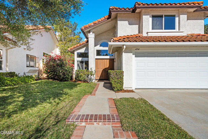 Property Photo: 454 Savona Way CA 91377