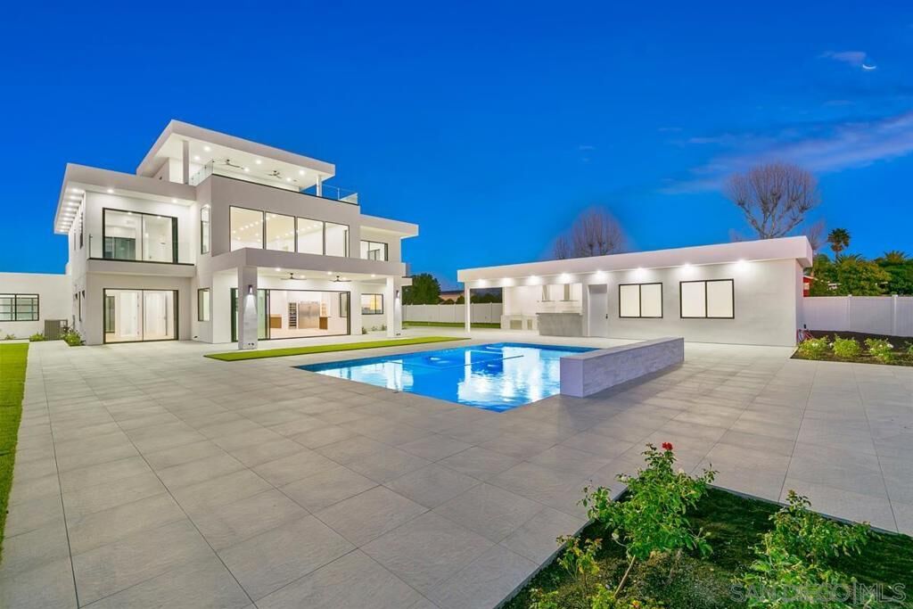 Property Photo:  41955 Altanos Road  CA 92592 