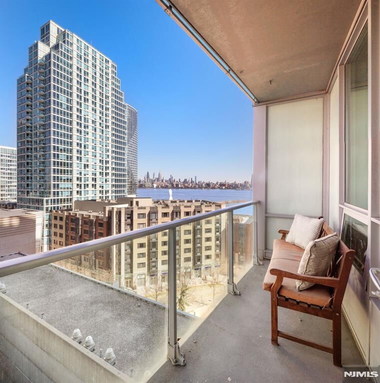 Property Photo:  20 Newport Parkway 1209  NJ 07310 