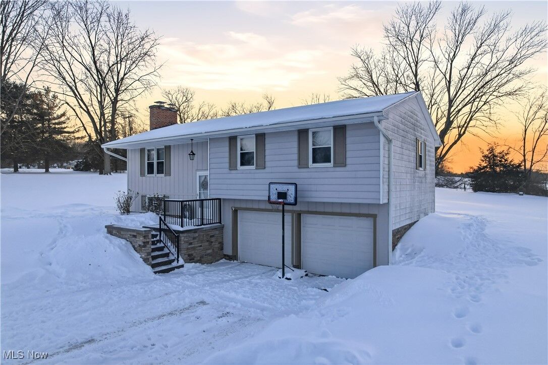 Property Photo: 1881 Cliff Drive OH 44460