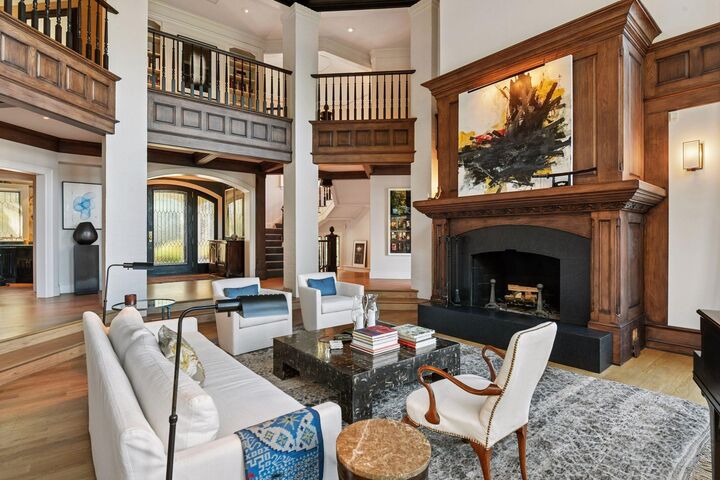 Property Photo:  2505 Cedar Point Drive  MN 55391 