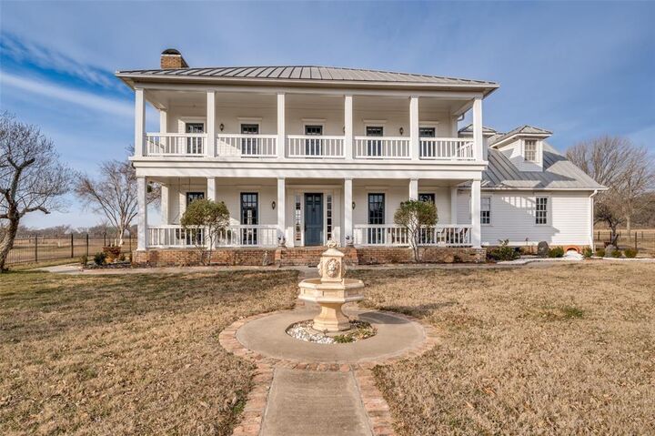 Property Photo:  1827 Dr Sanders Road  TX 76227 