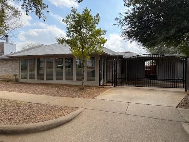 Property Photo:  2807 Brittany Drive  TX 76039 
