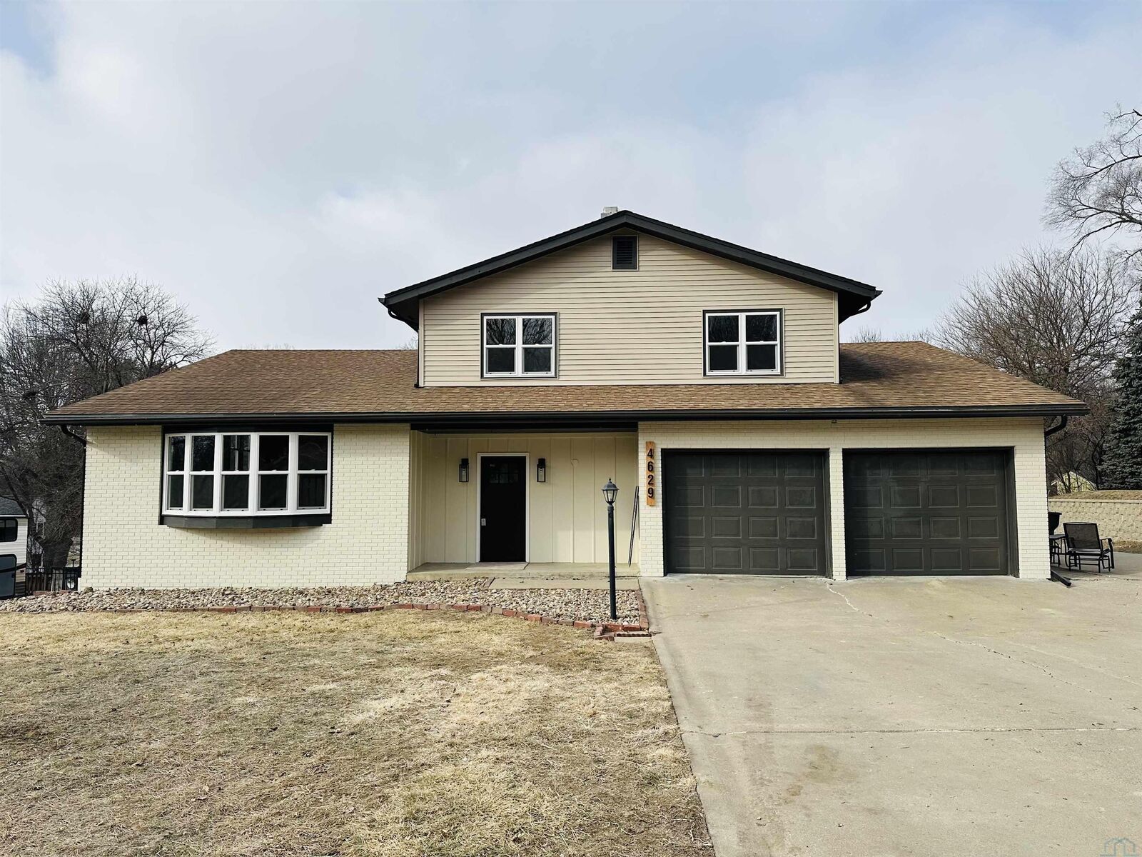 Property Photo: 4629 Perry Way IA 51104