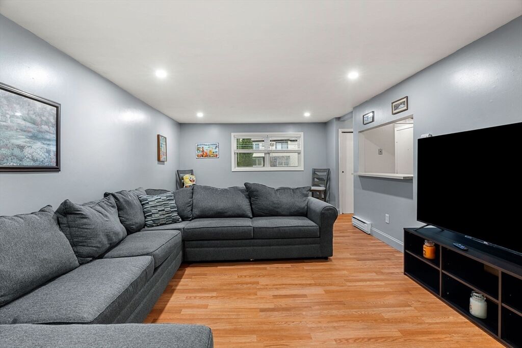 Property Photo:  20 Mason Ct 20  MA 01913 