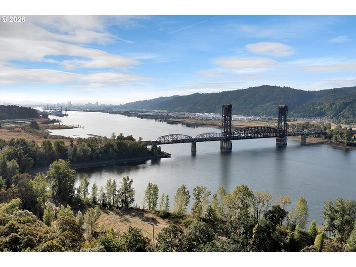 Property Photo:  7545 N Edgewater Ave  OR 97203 