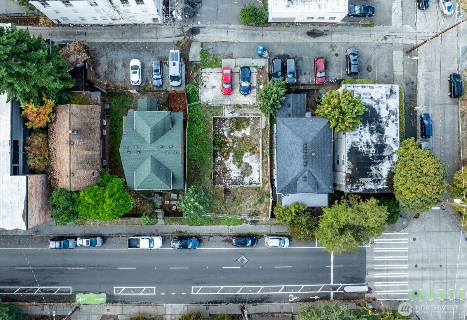 Property Photo: 5035 11th Avenue NE WA 98105