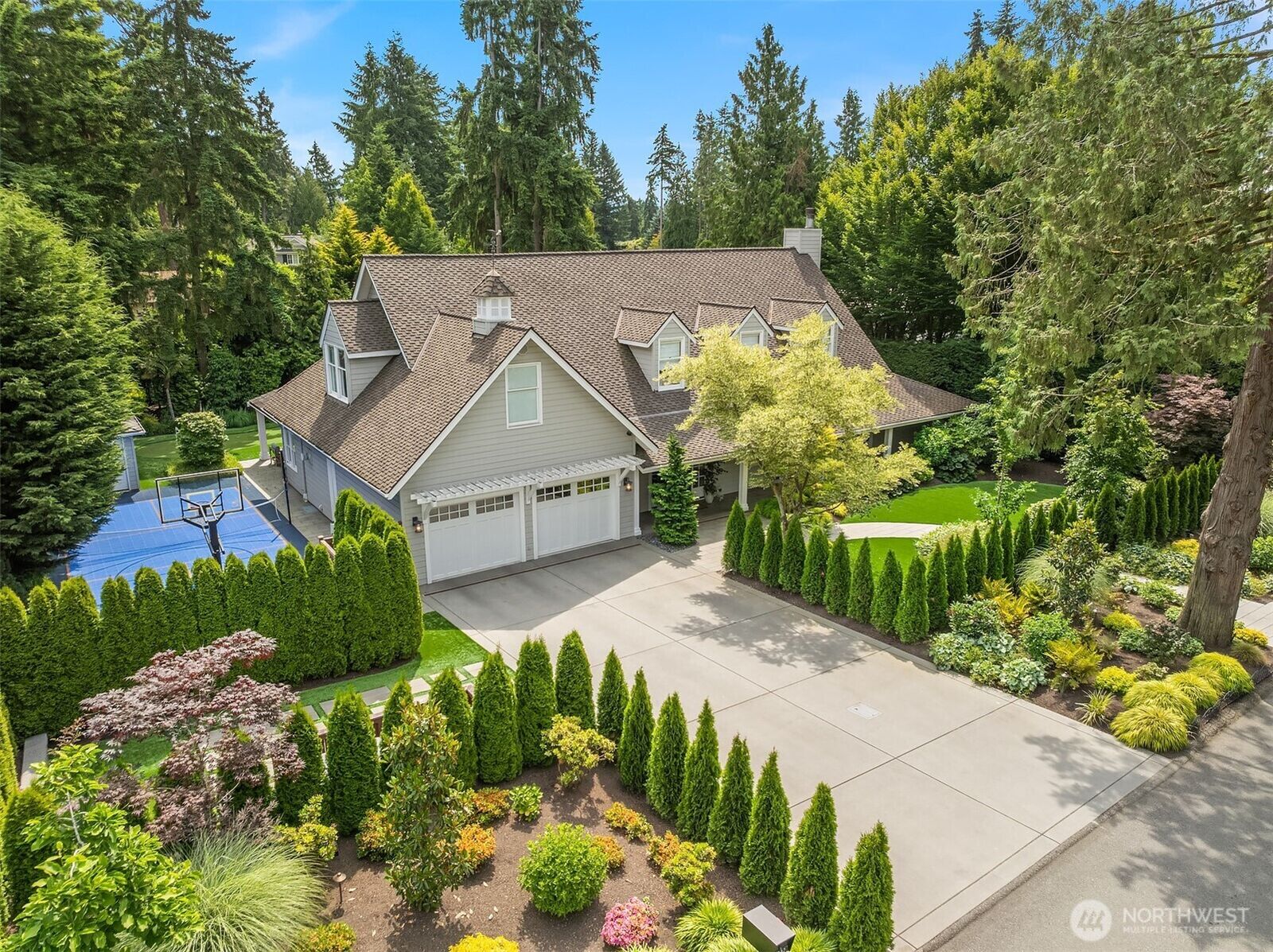 Property Photo:  2042  77th Avenue NE  WA 98039 