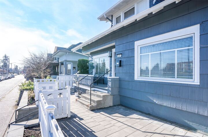 Property Photo:  624 N State Street  WA 98403 