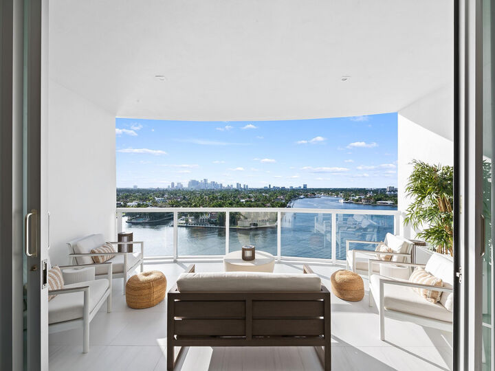 Property Photo:  321 N Birch Road 1002  FL 33304 