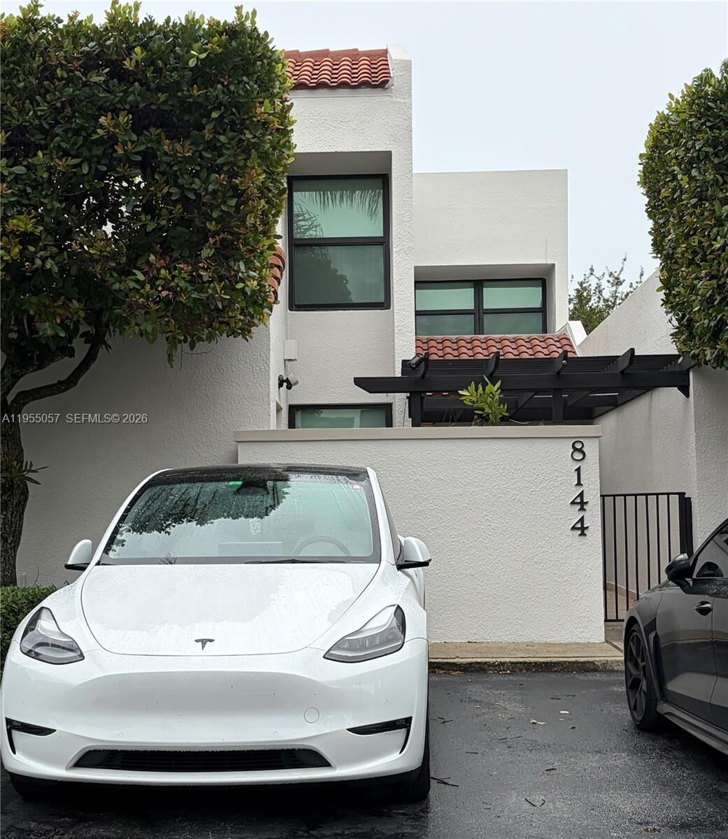 Property Photo:  8144 SW 86th Ter  FL 33143 