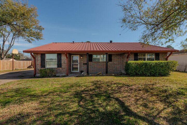 Property Photo:  555 Eldridge Dr.  TX 77707 