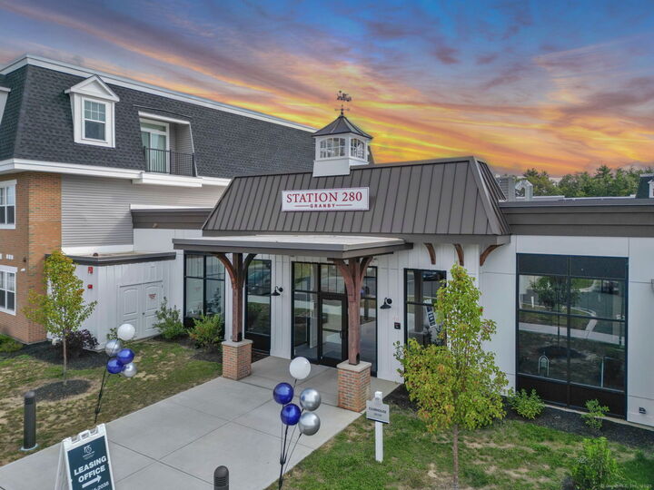 Property Photo: 280 Salmon Brook Street 1204 CT 06035