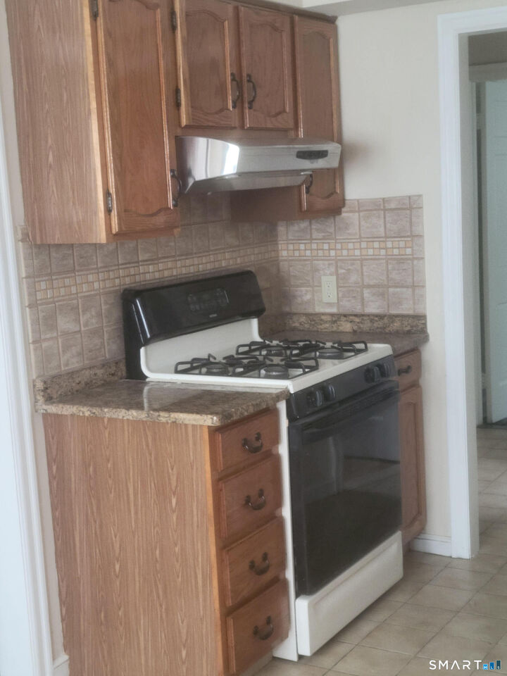 Property Photo:  160 Wilmot Road  CT 06514 