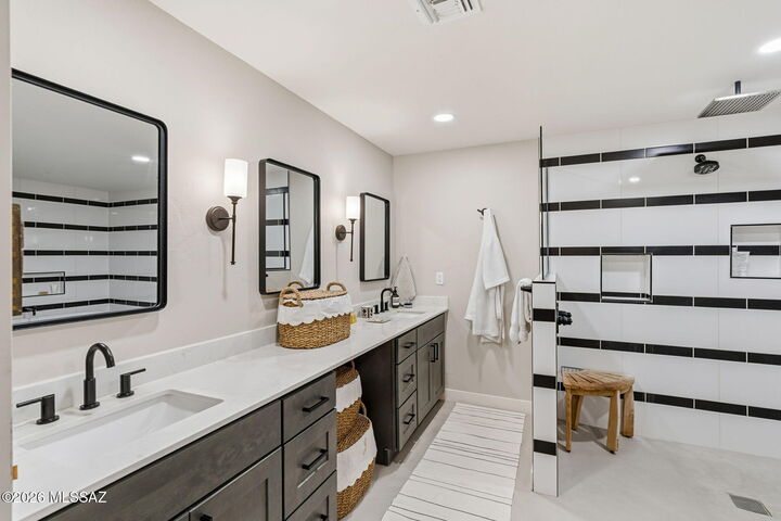 Property Photo: 3720 N Tucson Boulevard AZ 85716