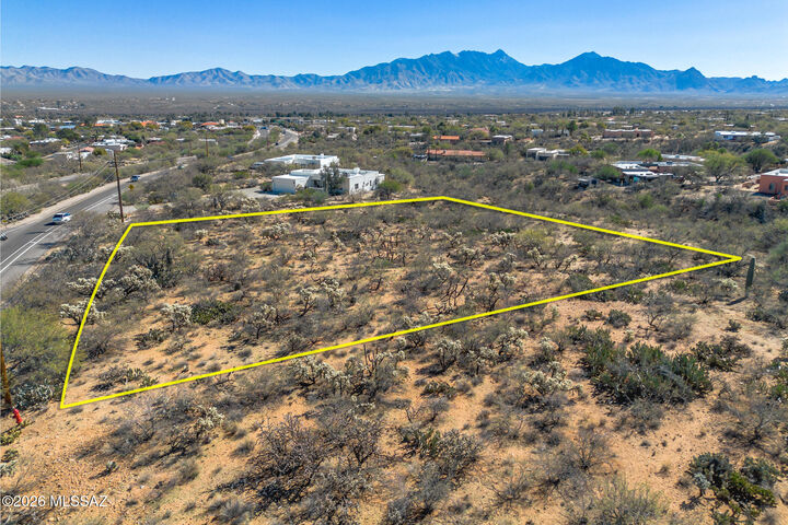 Property Photo: 711 W Continental Road 98 AZ 85622