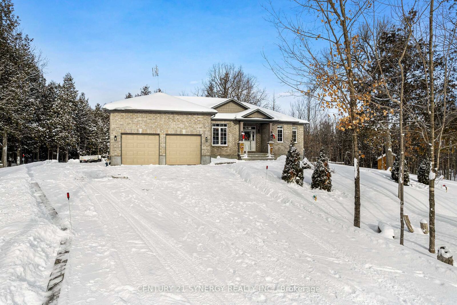 Property Photo:  111 Facchin Drive  ON K7C 0G6 