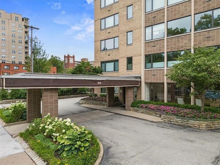 Property Photo: 154 N Bellefield Avenue 44 PA 15213
