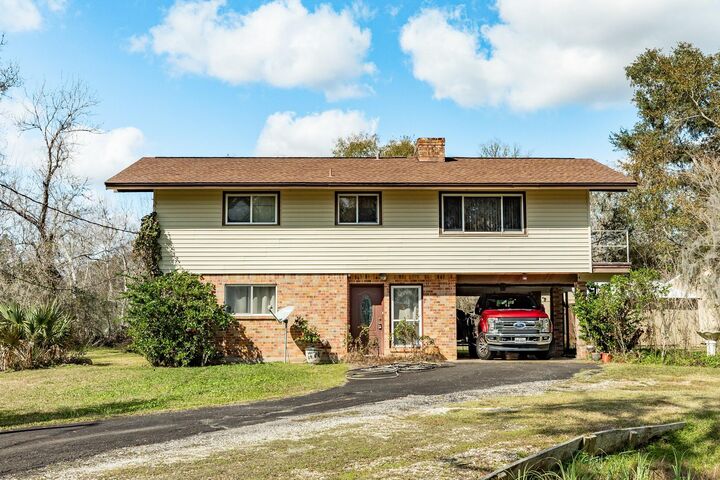 Property Photo:  703 County Road 605  TX 77515 