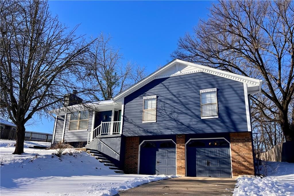 Property Photo:  1211 24th Street  MO 64015 