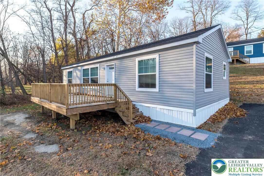 Property Photo: 465 Royal Manor Road Lot 8 PA 18042