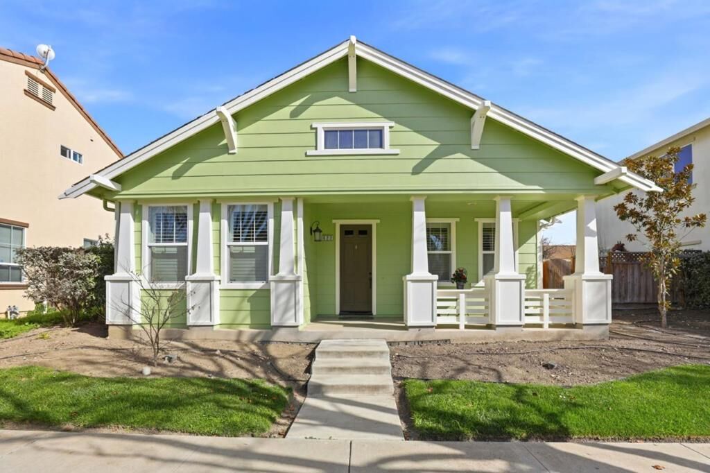 Property Photo:  622 Heirloom Place  CA 93930 