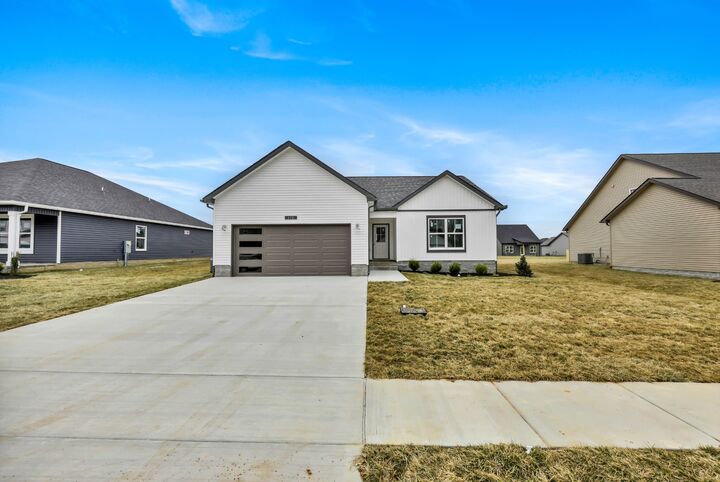 Property Photo: 370 Galway Dr TN 37042