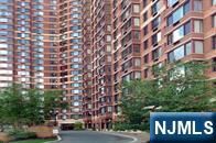 Property Photo:  100 Old Palisade Road 3001  NJ 07024 
