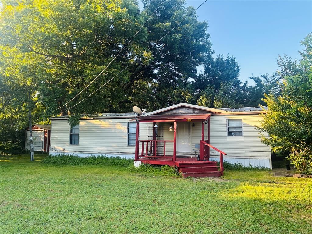 Property Photo:  304 S Shannon Street  OK 73095 