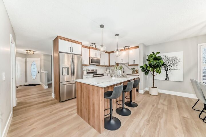 Property Photo:  125 Lakeview Shores  AB T1X 1H1 