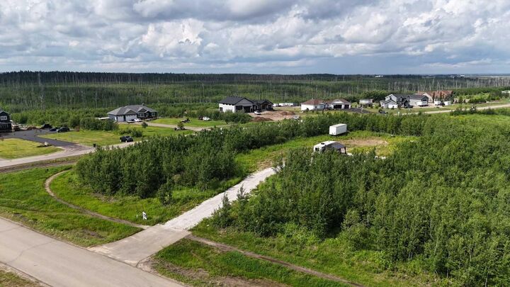 Property Photo:  104 Janke Lane  AB T9H 5B4 